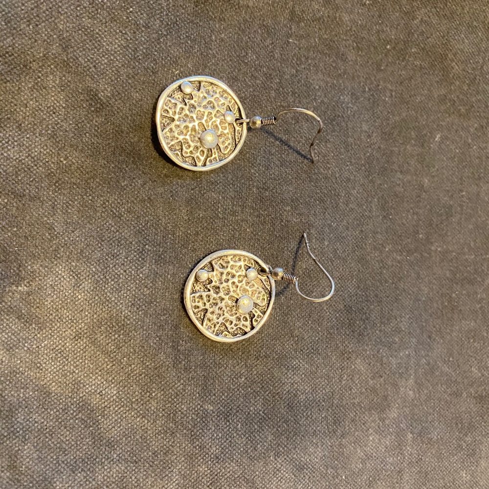 Earring - Picture 2 of 2